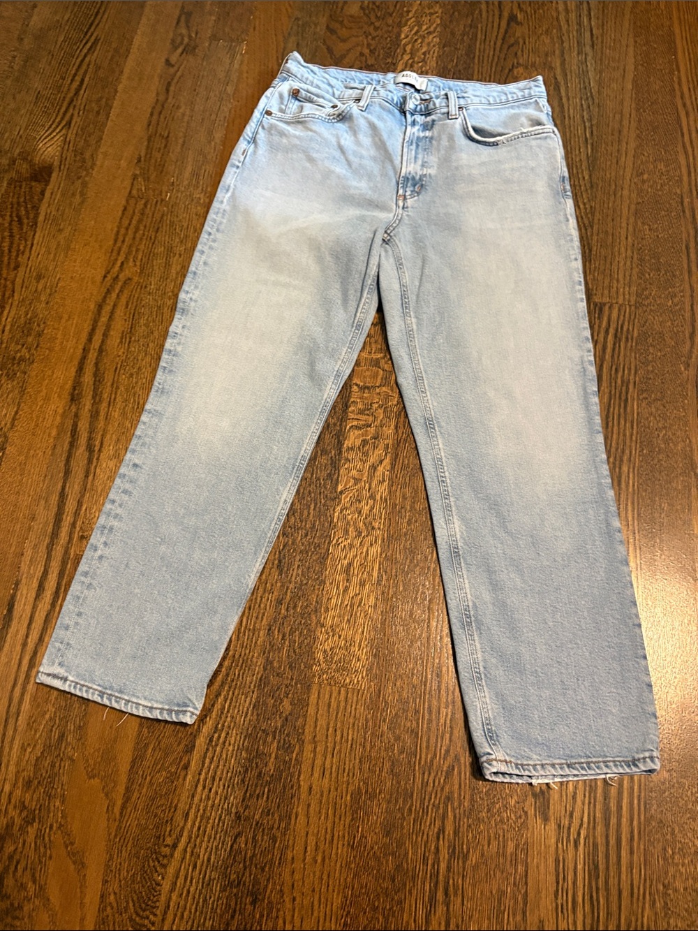 Light Wash Women’s Jeans - Classic Straight Fit